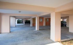 V Luxury Apartment 3